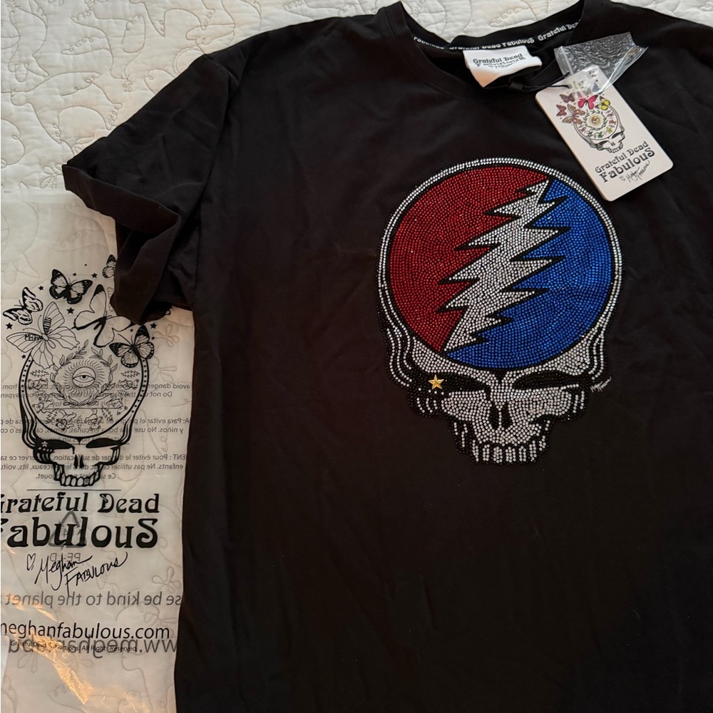 Grateful Dead Black Top with Red and Blue Skull Design